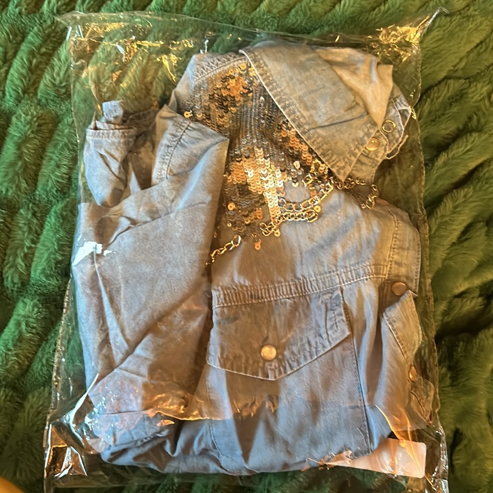 Lauren Conrad (NWT) bling shirt Curvy Girl - Picture 4 of 4